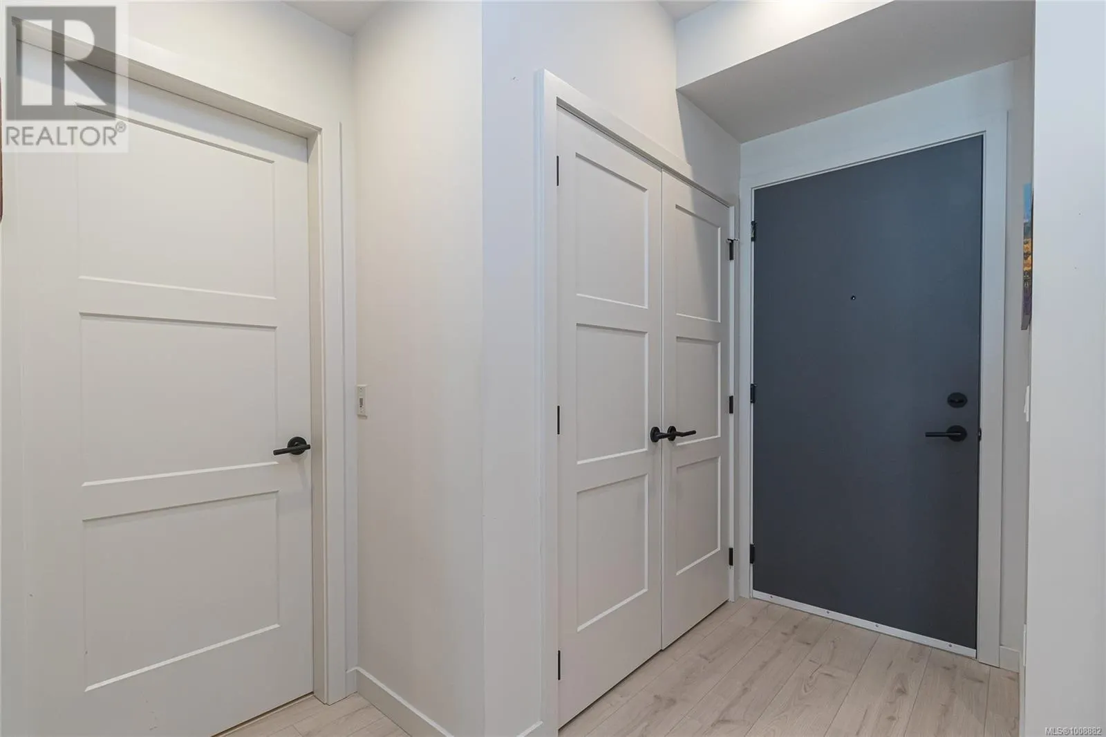 208 958 Pharoah Mews