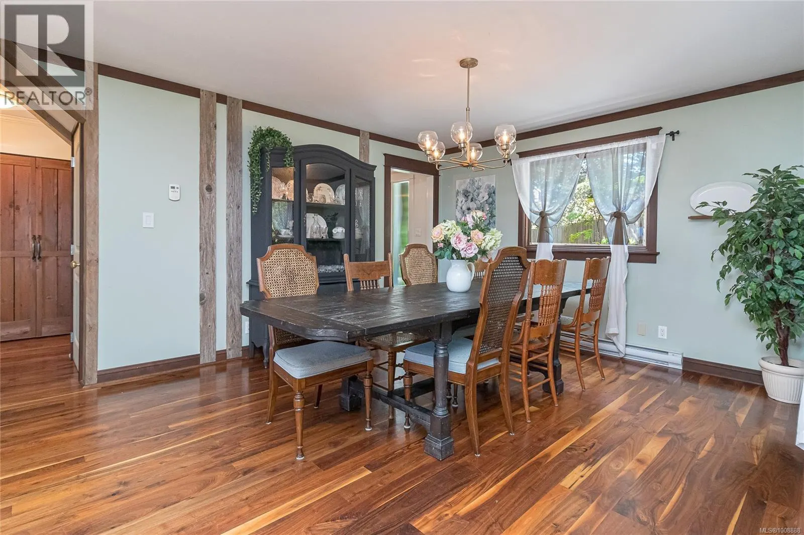 8565 Bourne Terr