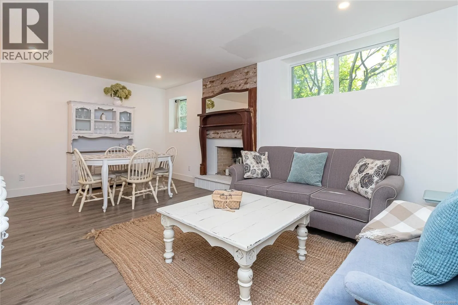 8565 Bourne Terr