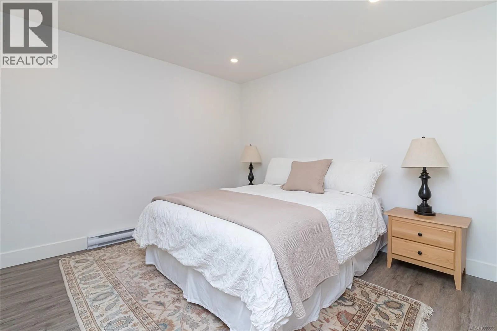 8565 Bourne Terr
