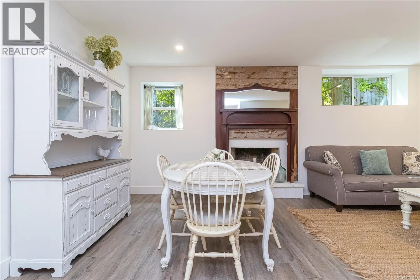 8565 Bourne Terr