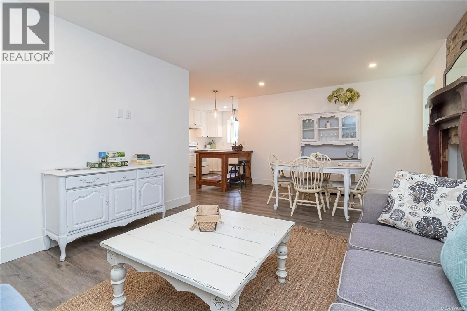 8565 Bourne Terr