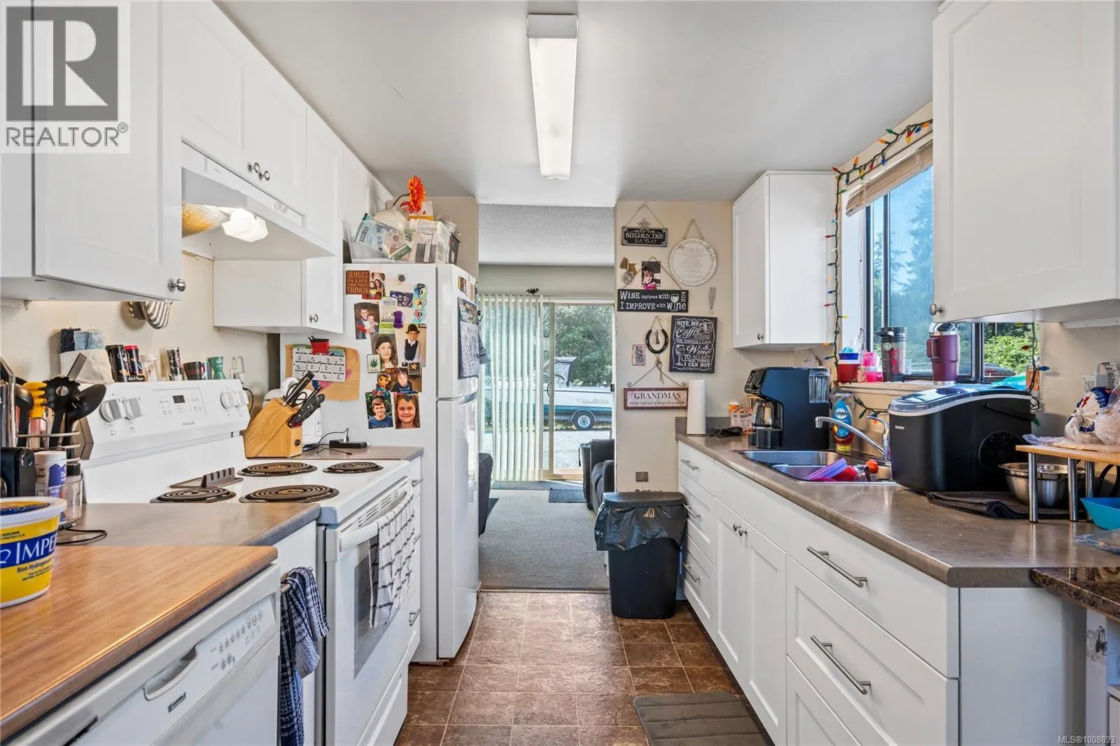 A 1060 St. George Cres