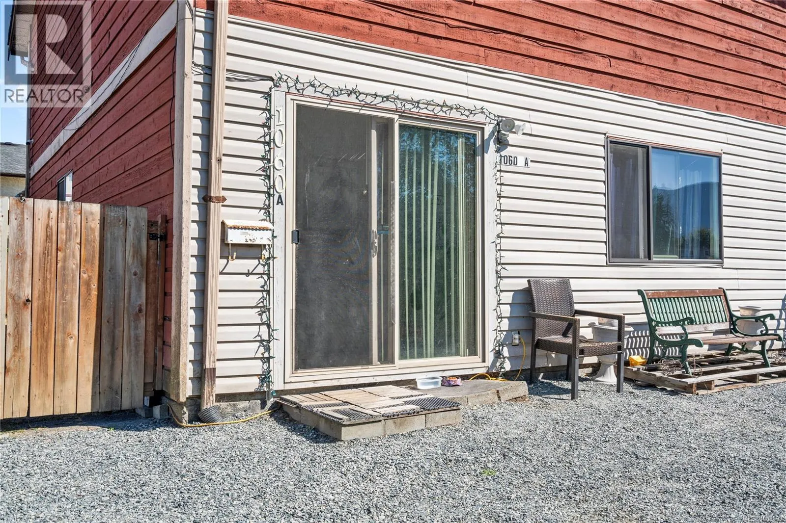 A 1060 St. George Cres