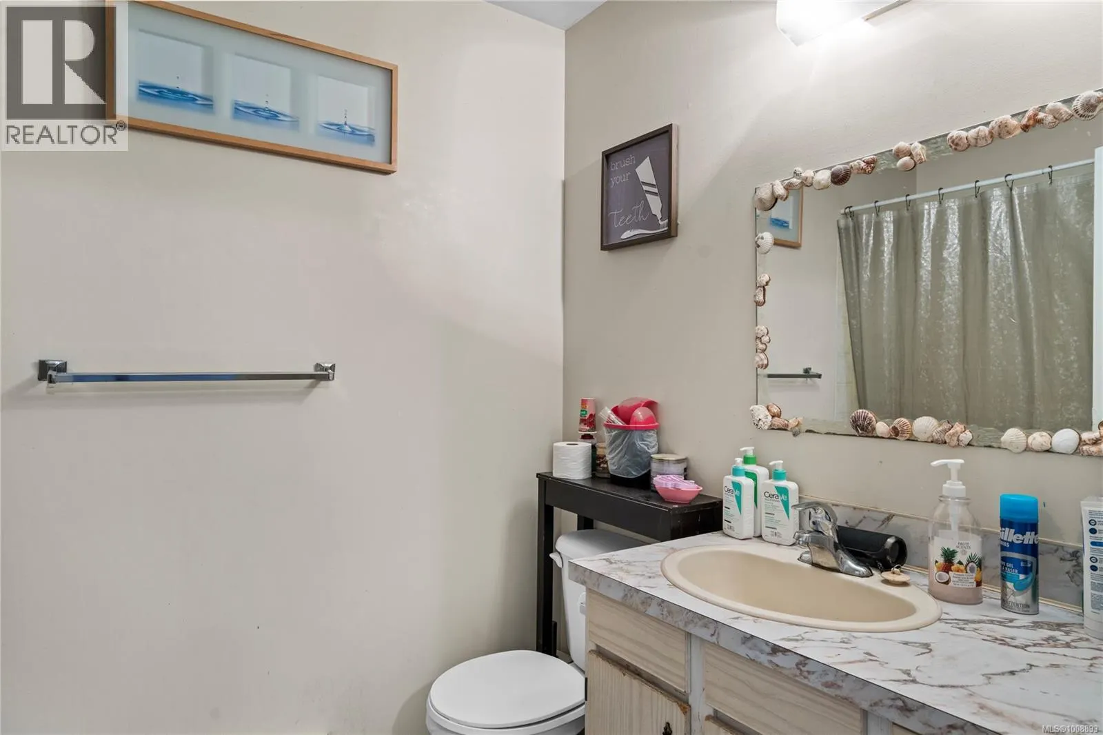 A 1060 St. George Cres
