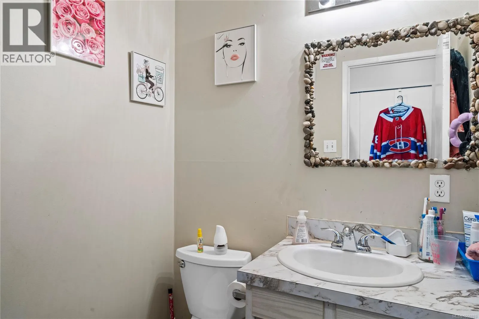 A 1060 St. George Cres