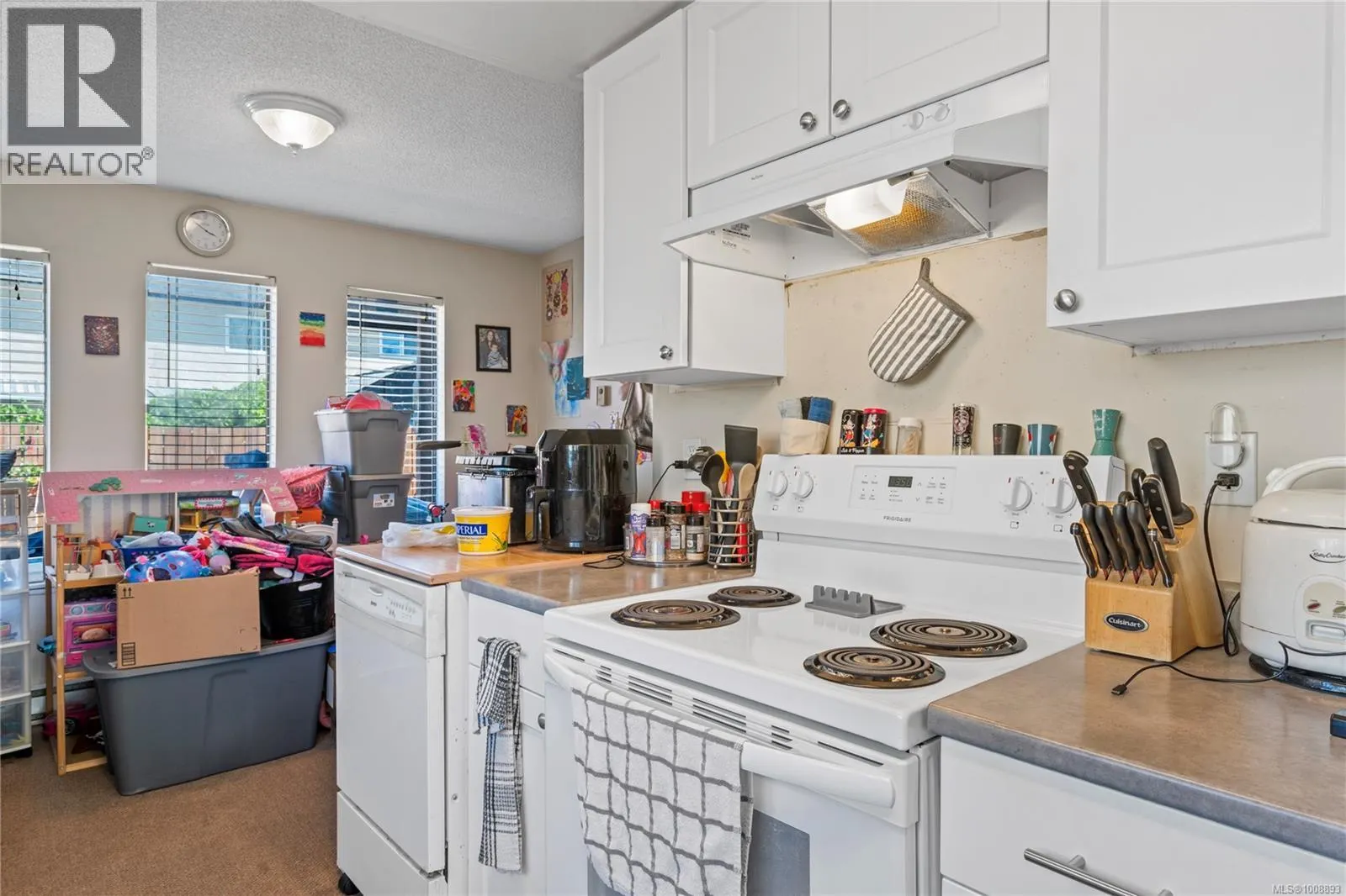 A 1060 St. George Cres