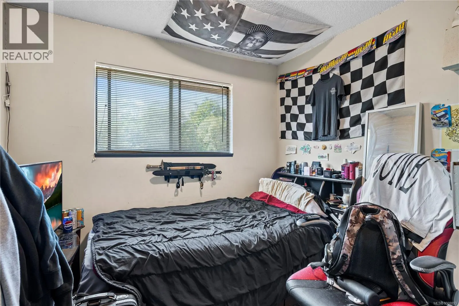 A 1060 St. George Cres