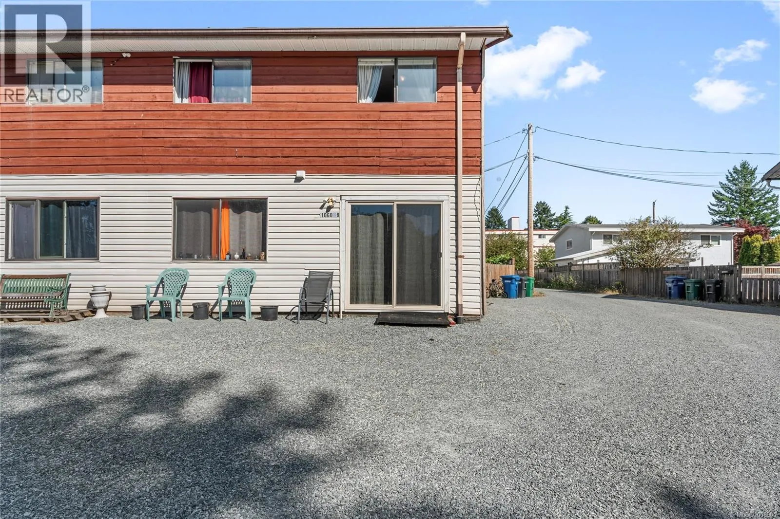 B 1060 St. George Cres