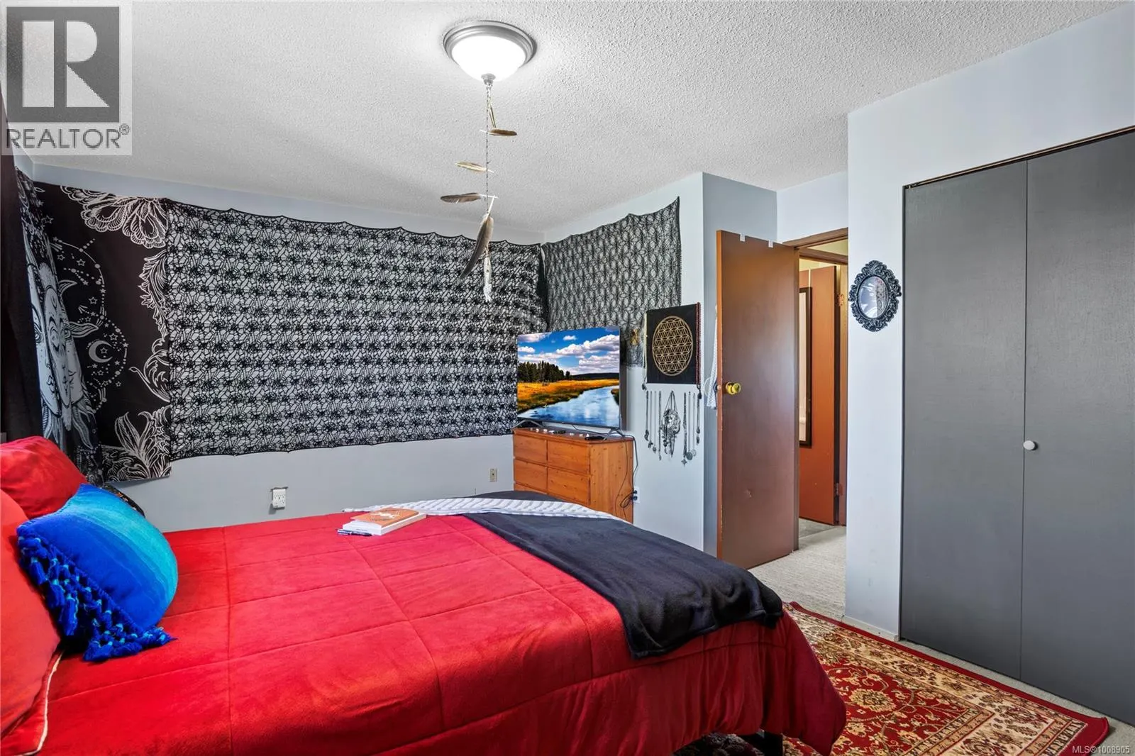B 1060 St. George Cres