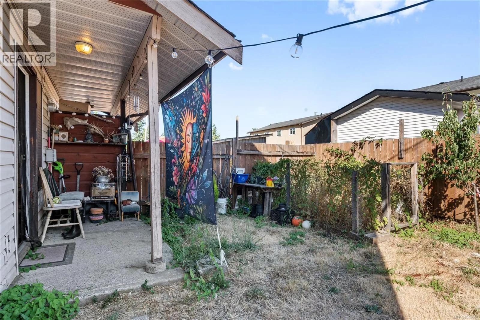 B 1060 St. George Cres