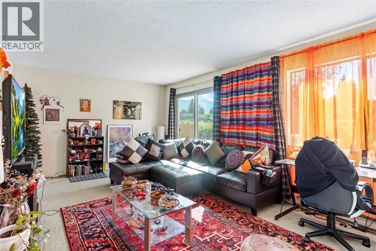 B 1060 St. George Cres