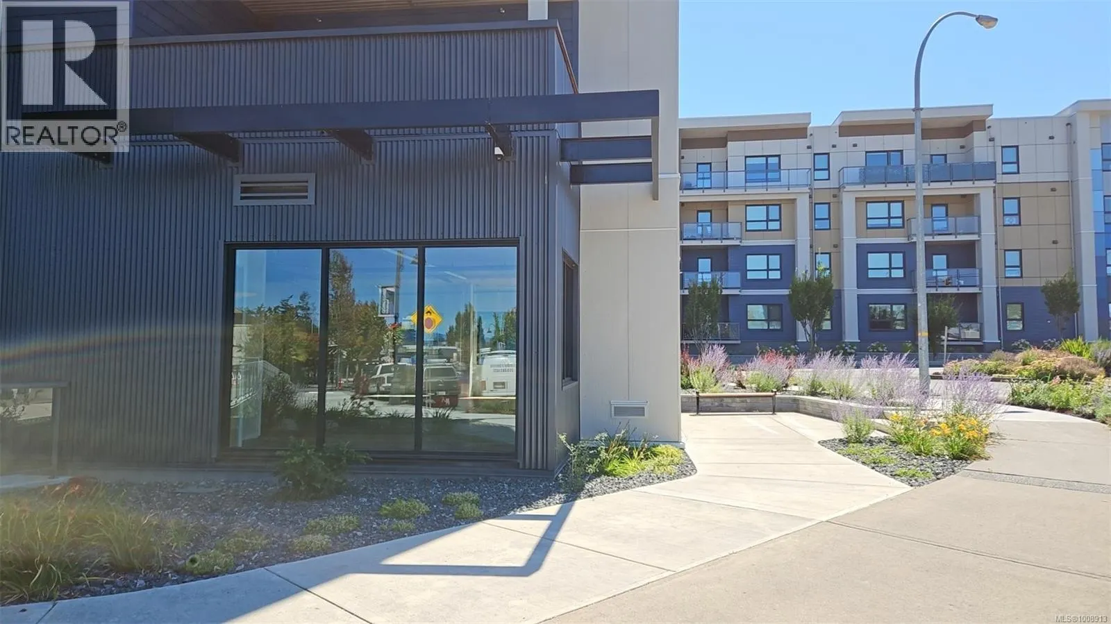 101 164 Alberni Hwy