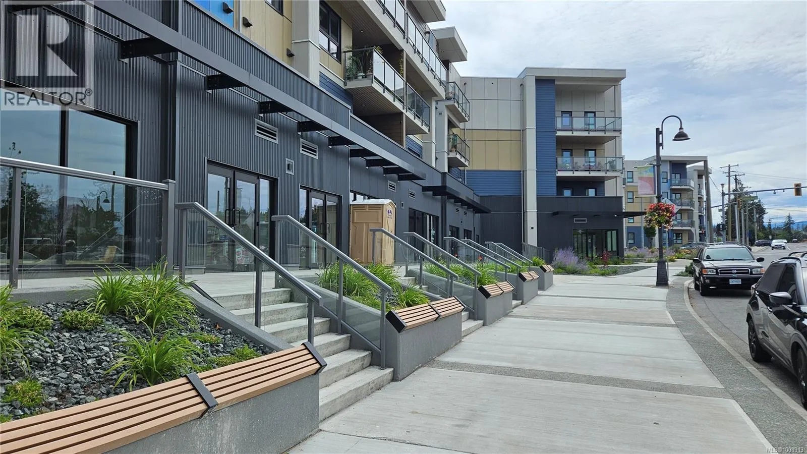 101 164 Alberni Hwy