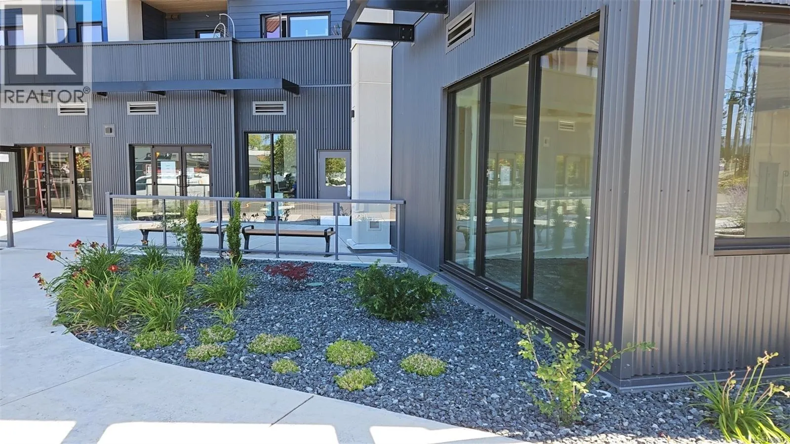 101 164 Alberni Hwy
