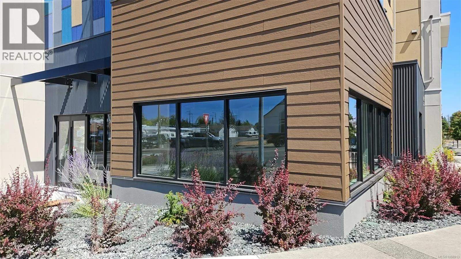 101 164 Alberni Hwy
