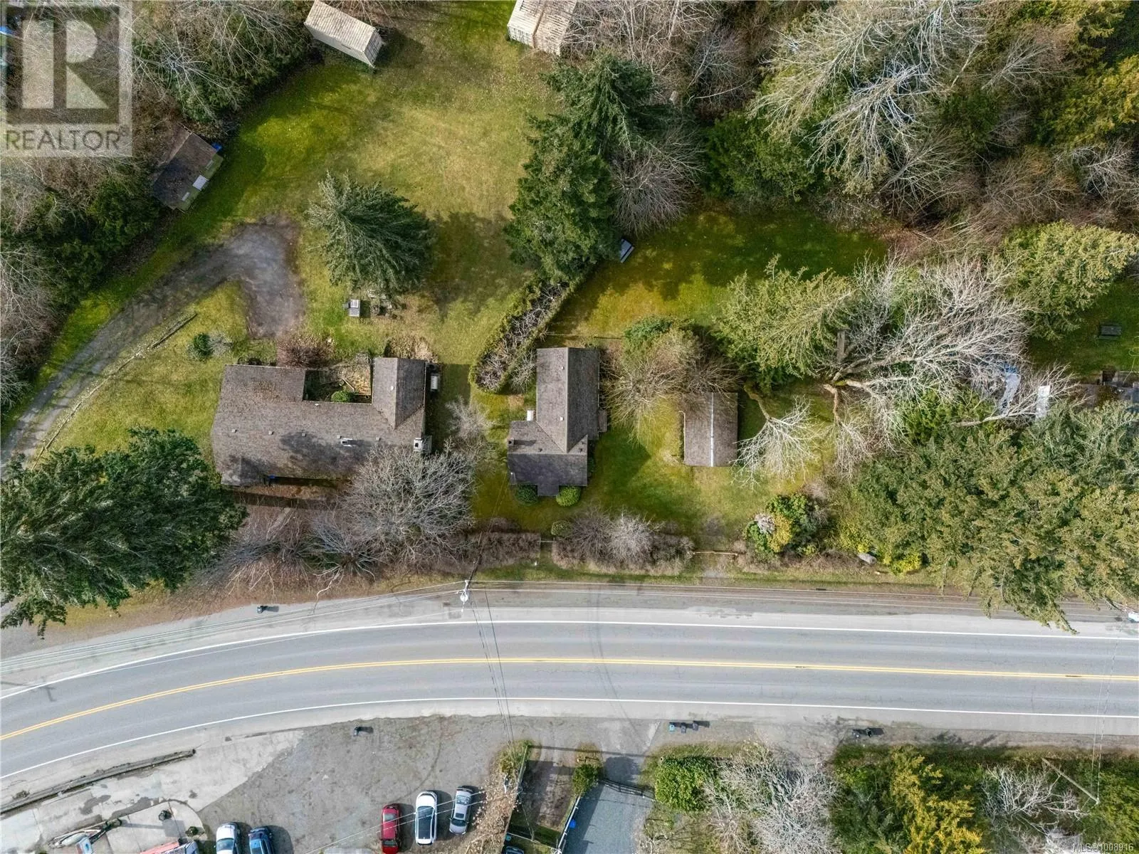 6100 Island Hwy W