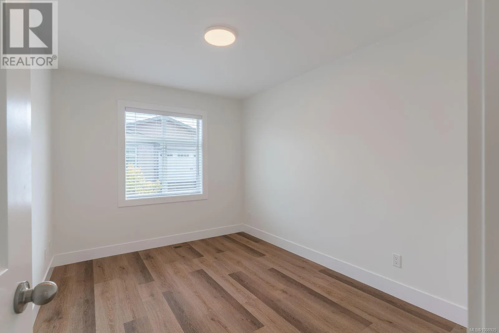 10 3774 12th Ave