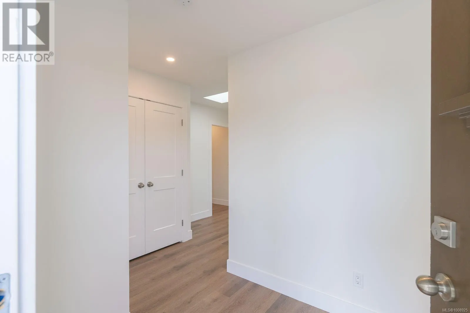 10 3774 12th Ave