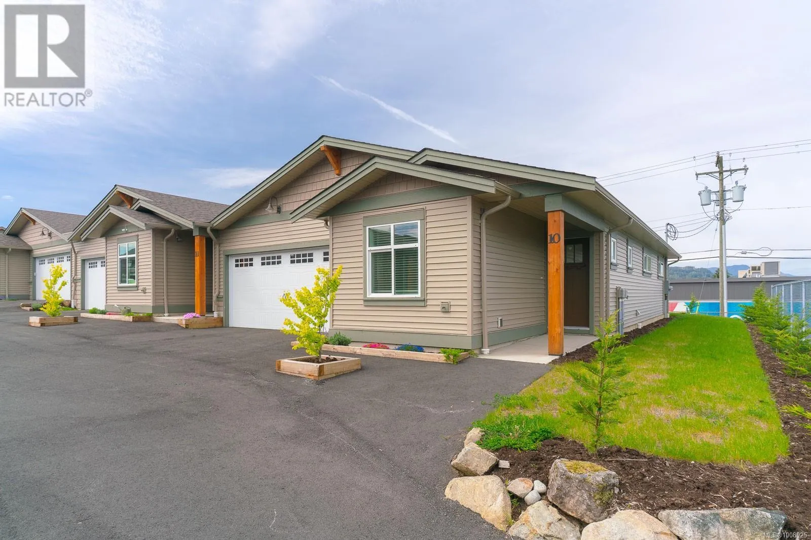 10 3774 12th Ave