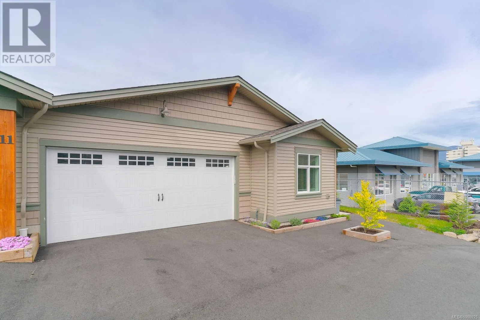 10 3774 12th Ave