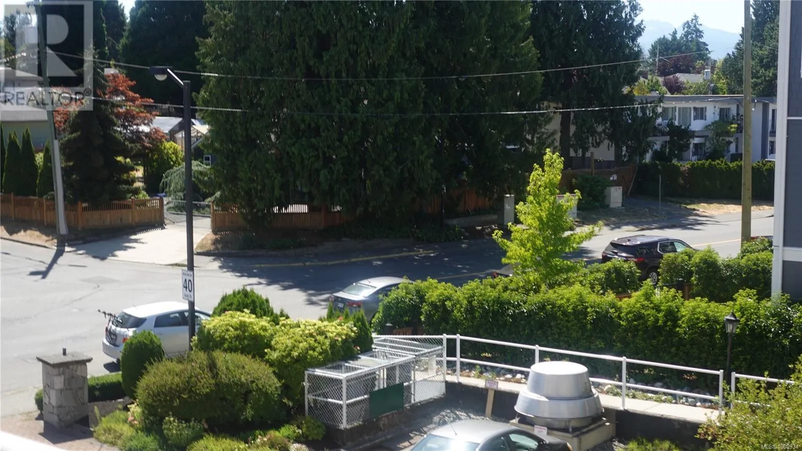 406 220 ISLAND Hwy W