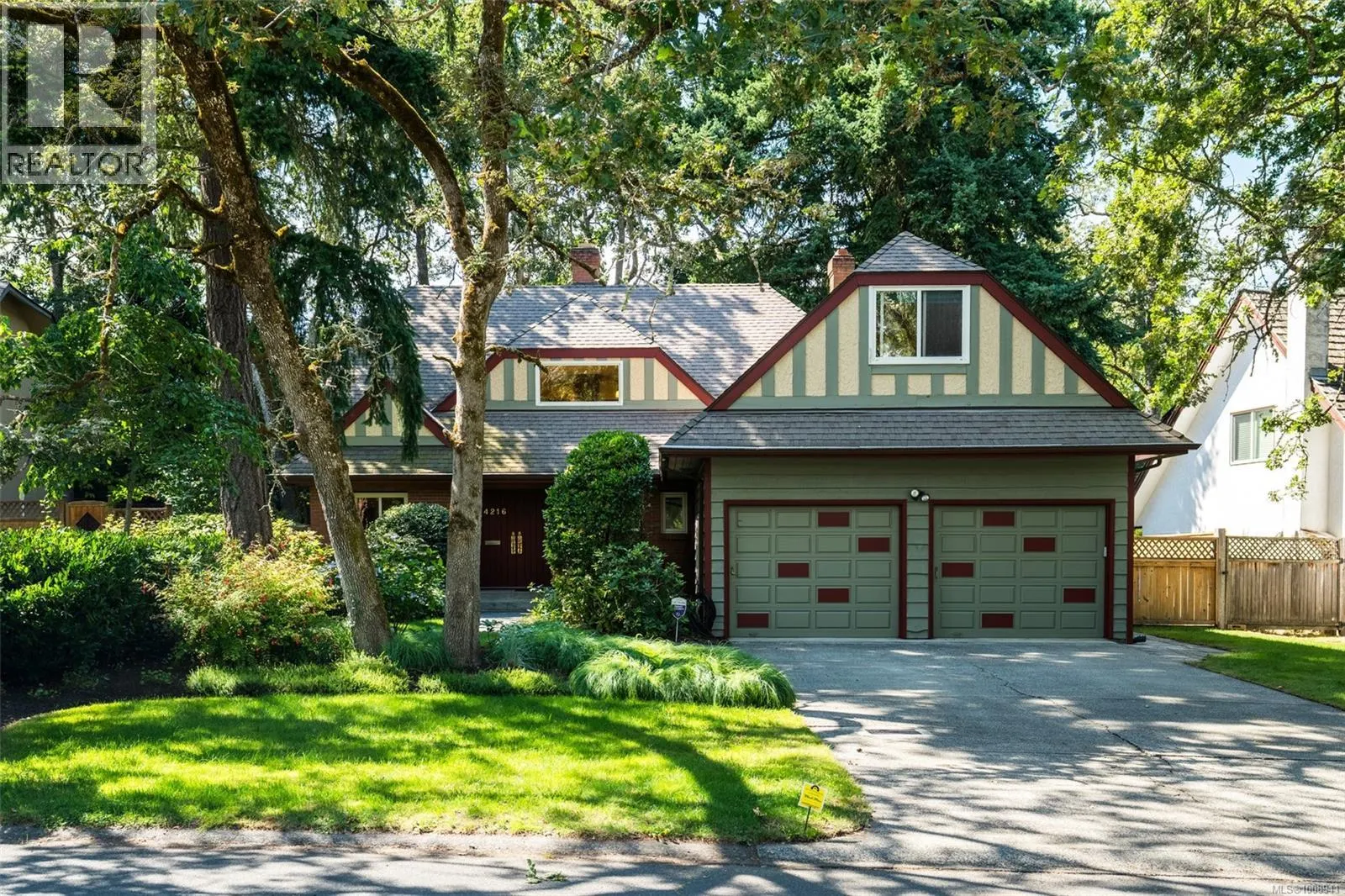 4216 Lynnfield Cres