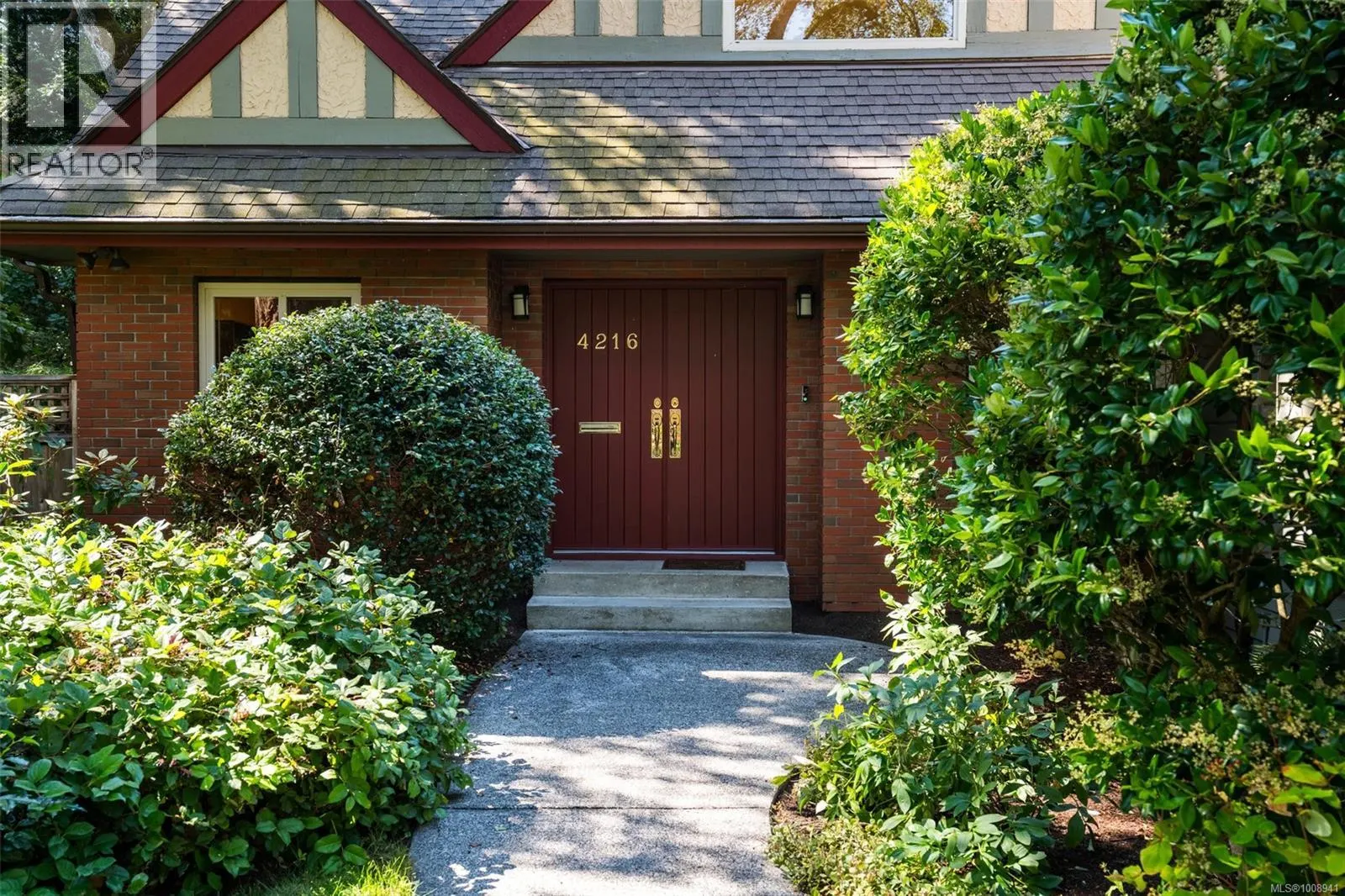 4216 Lynnfield Cres