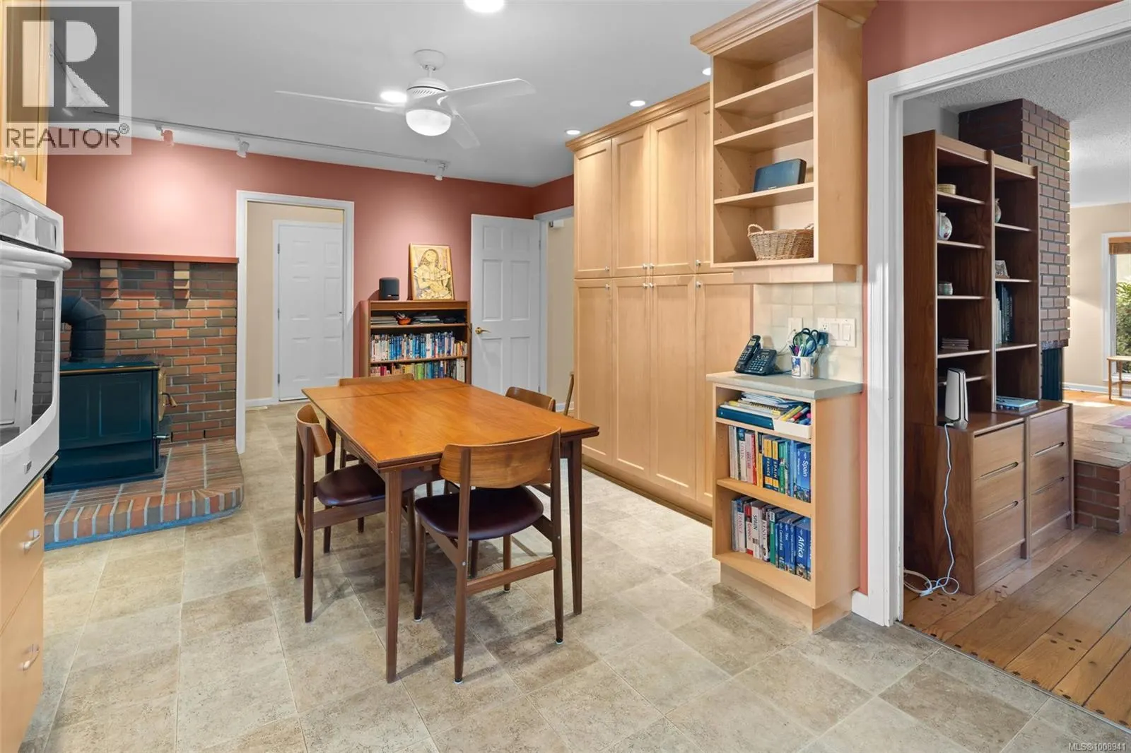 4216 Lynnfield Cres