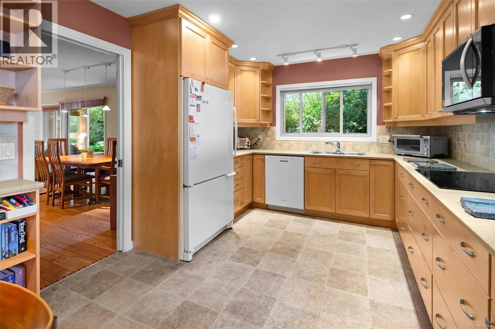 4216 Lynnfield Cres