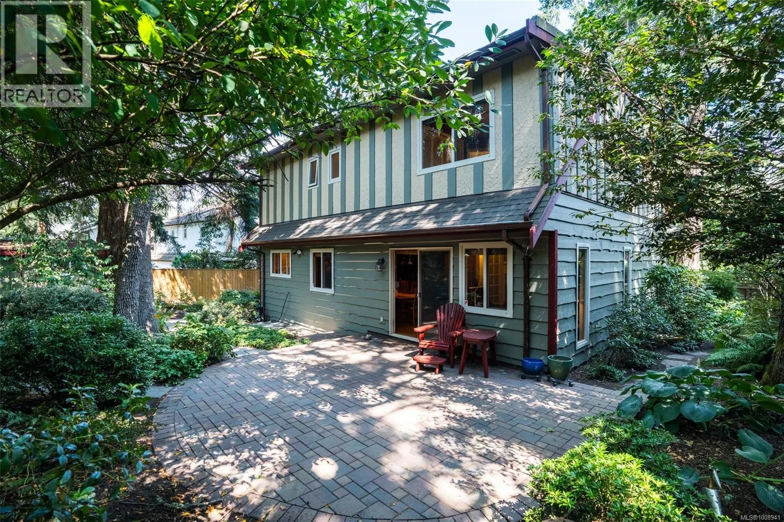 4216 Lynnfield Cres