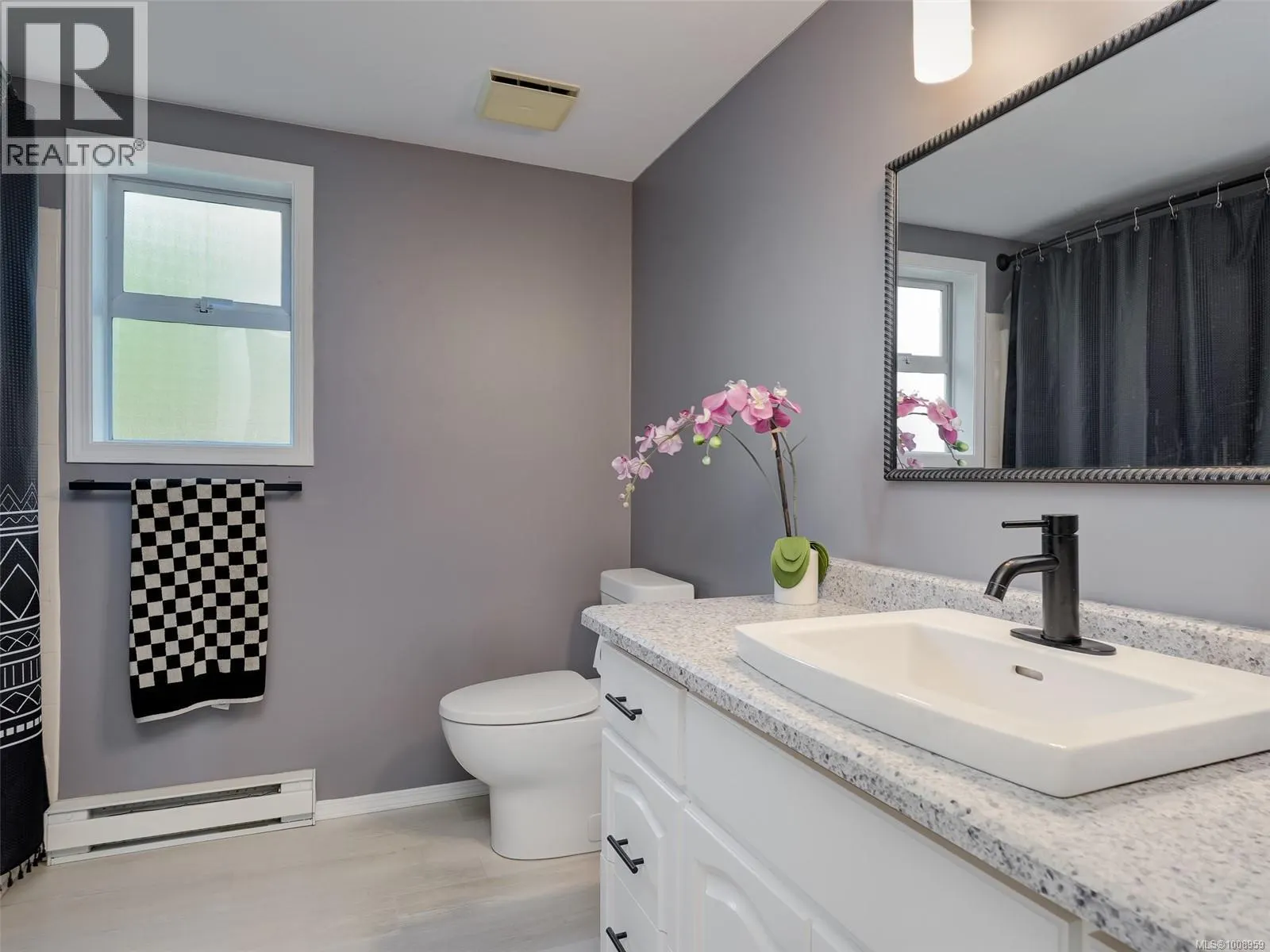 6428 Bella Vista Dr