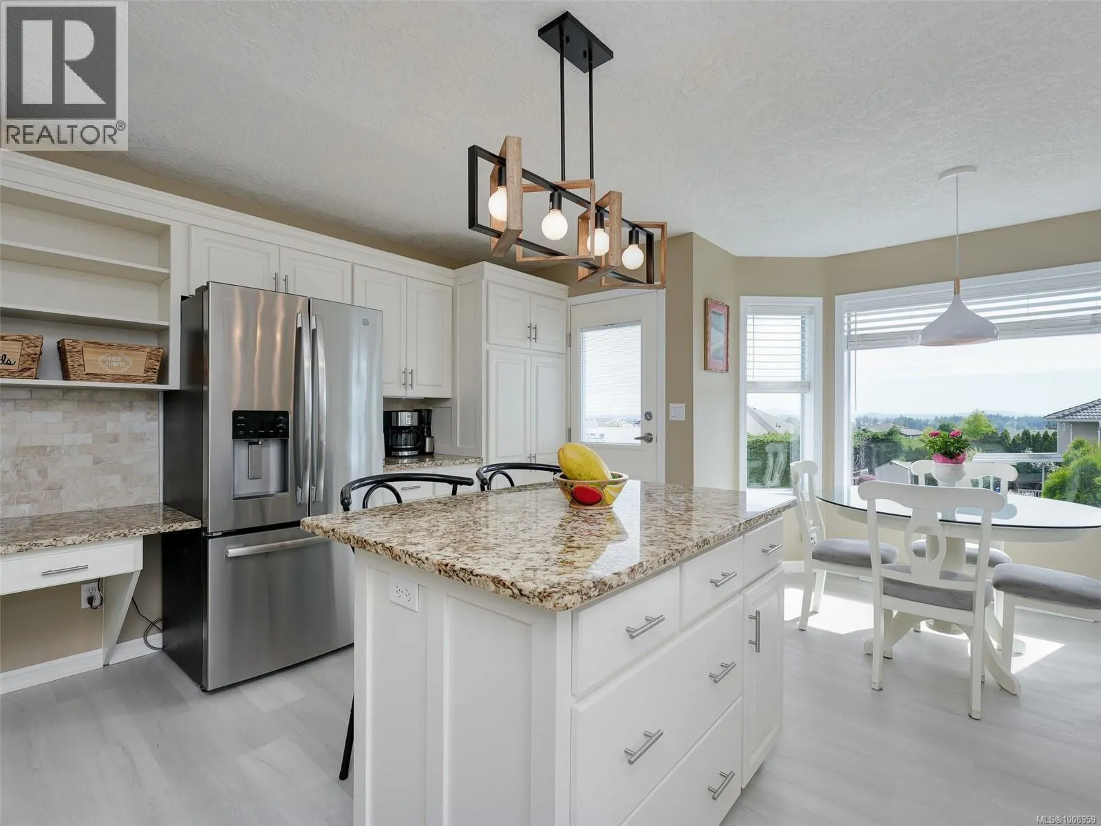 6428 Bella Vista Dr