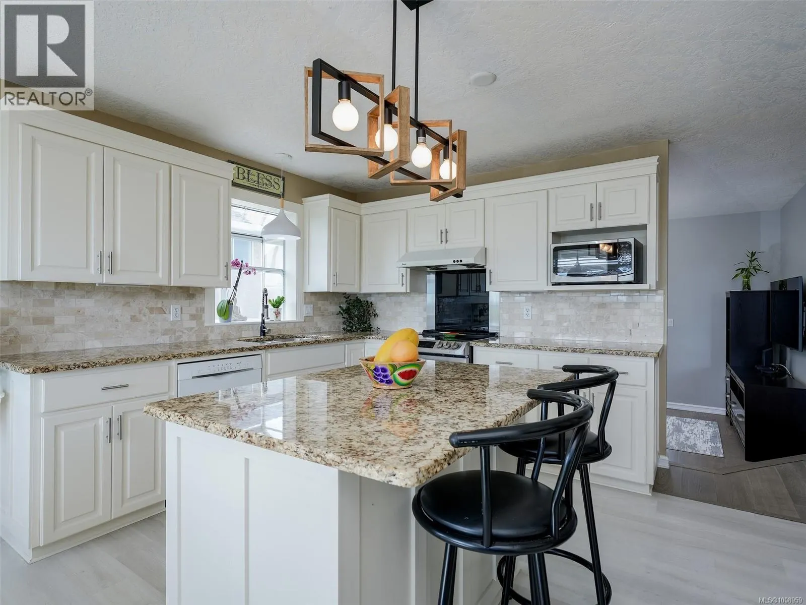 6428 Bella Vista Dr