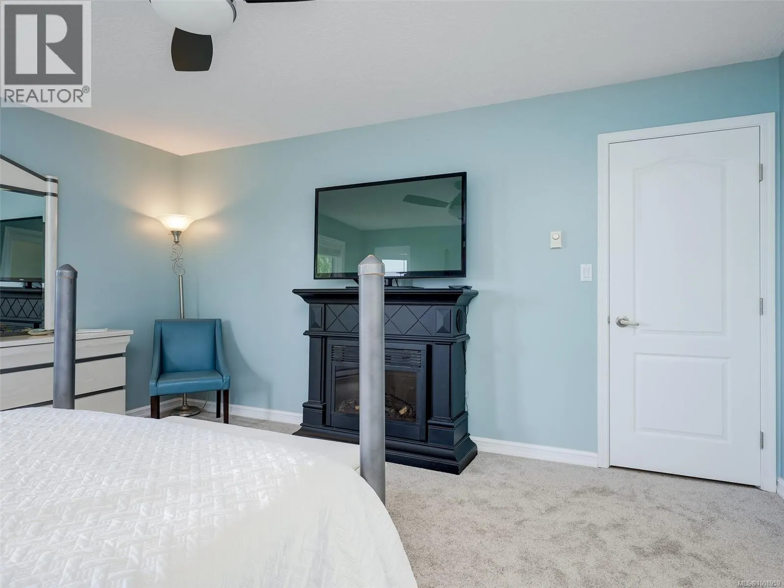 6428 Bella Vista Dr