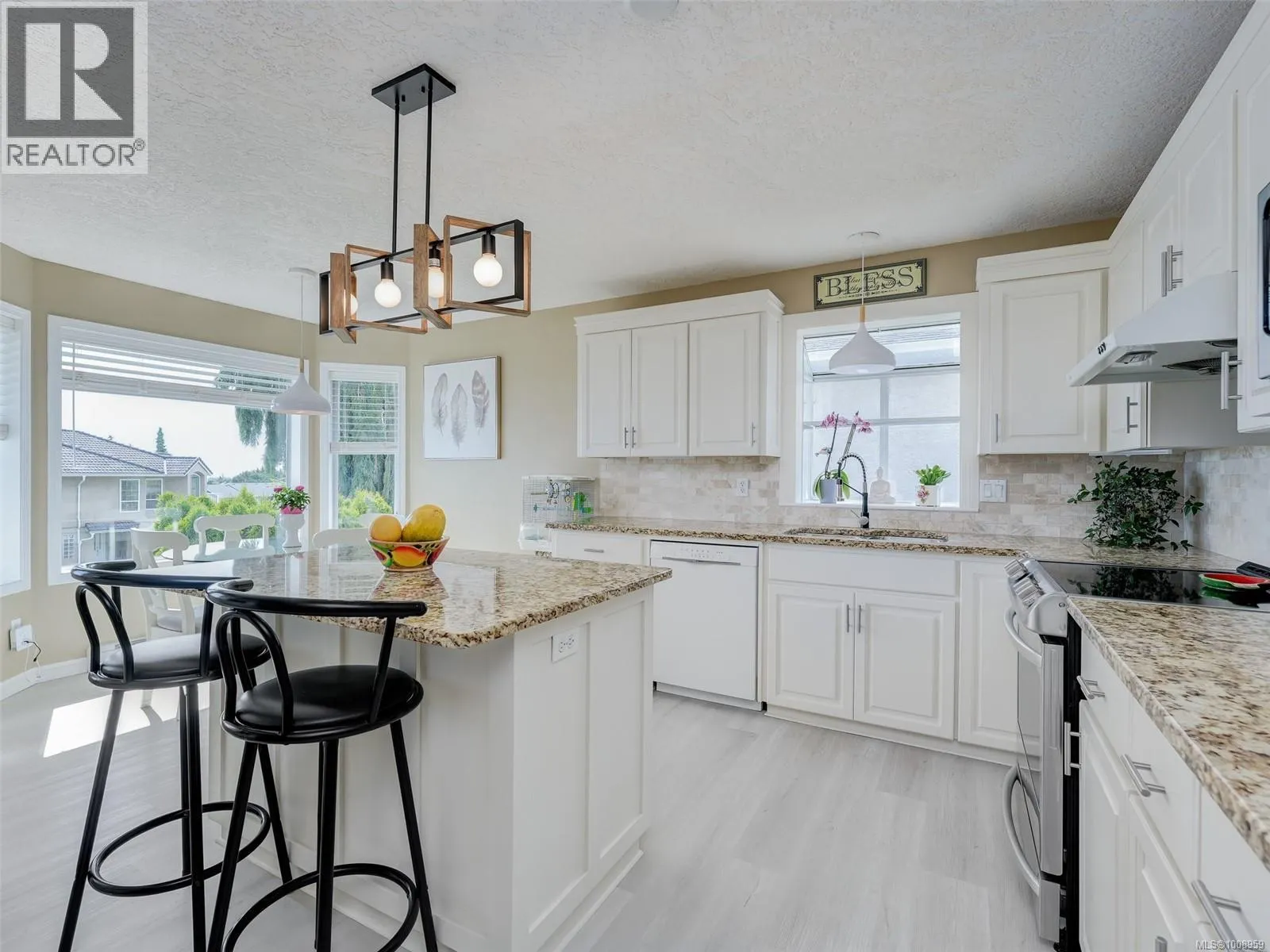 6428 Bella Vista Dr