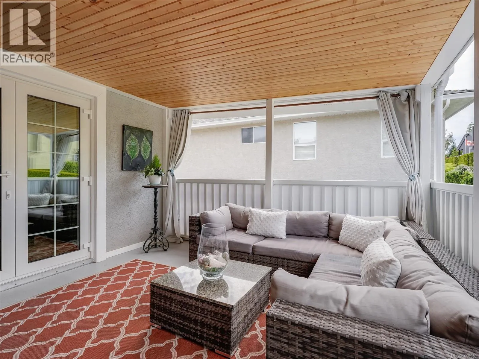 6428 Bella Vista Dr