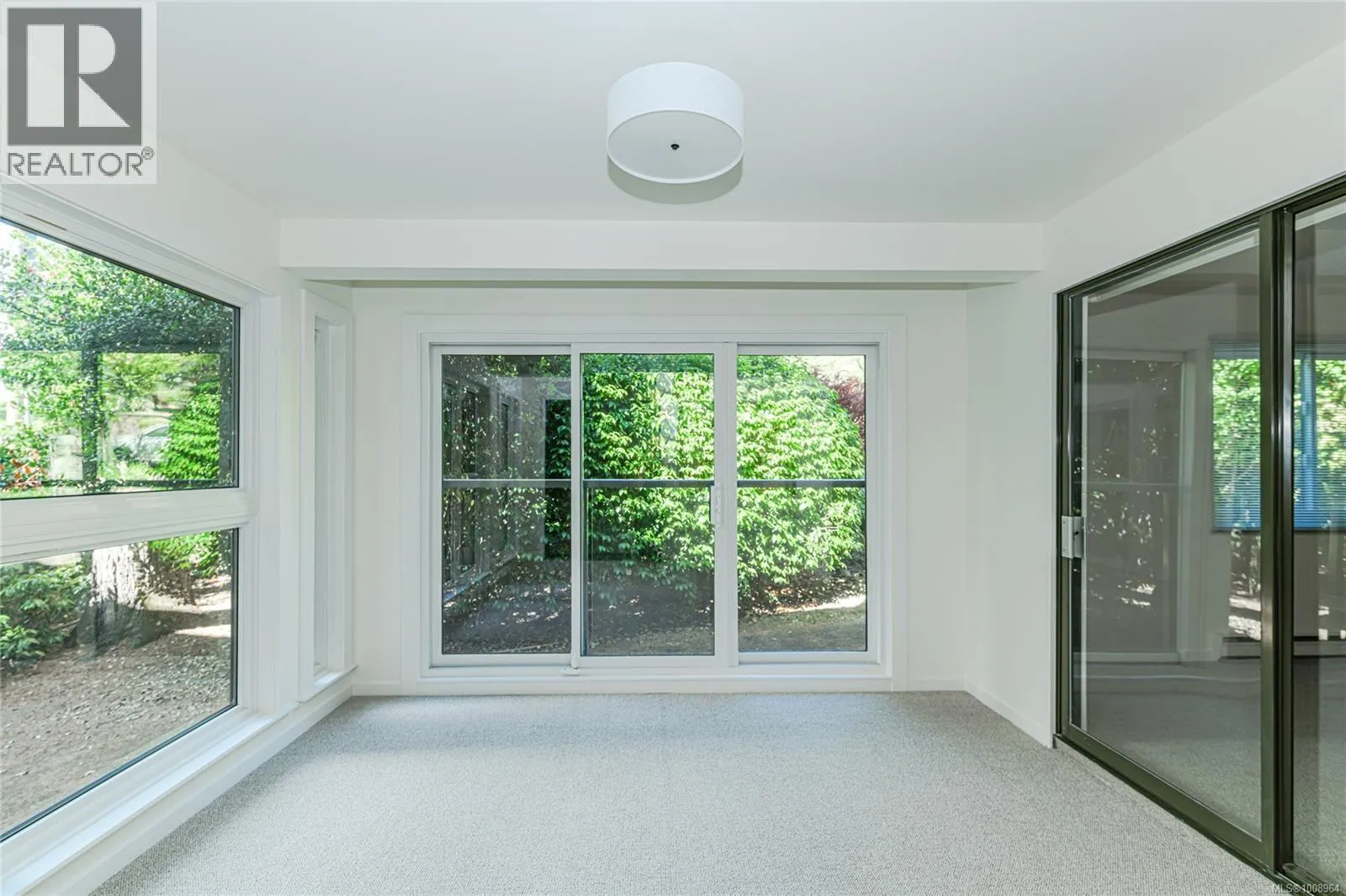 201 1875 Lansdowne Rd