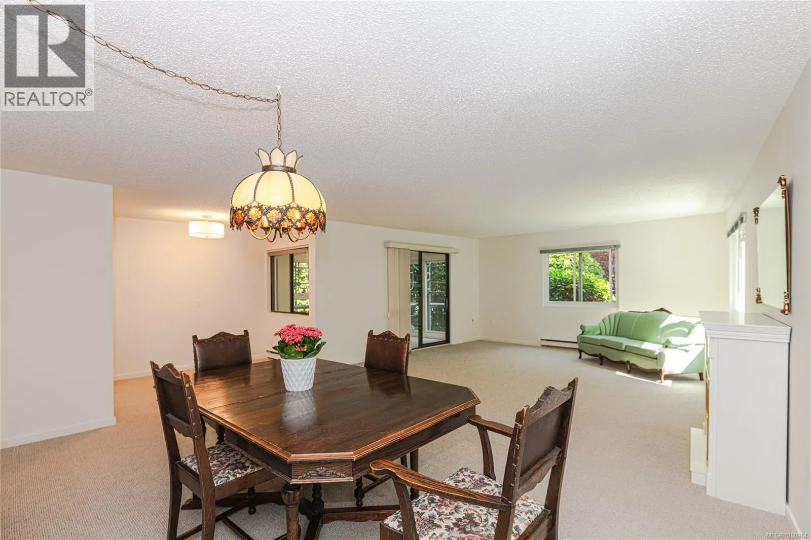 201 1875 Lansdowne Rd