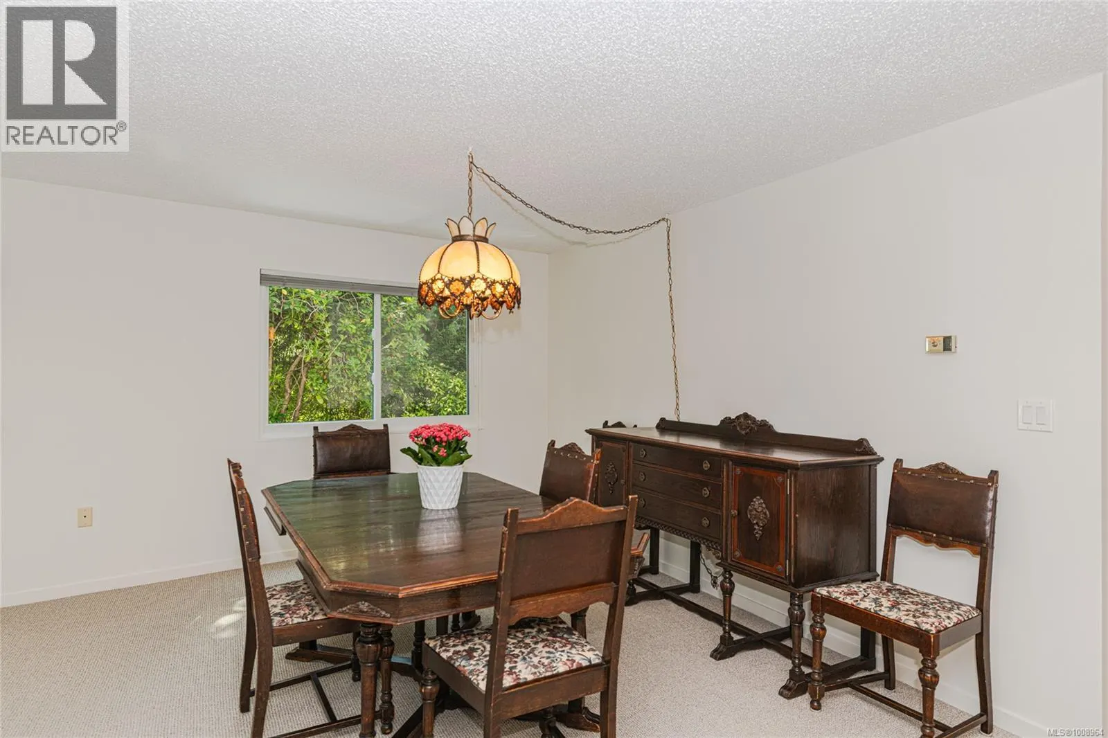 201 1875 Lansdowne Rd