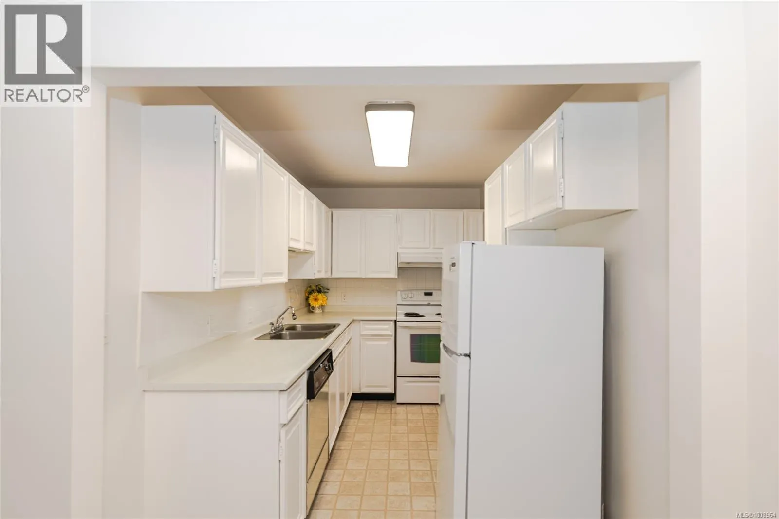 201 1875 Lansdowne Rd