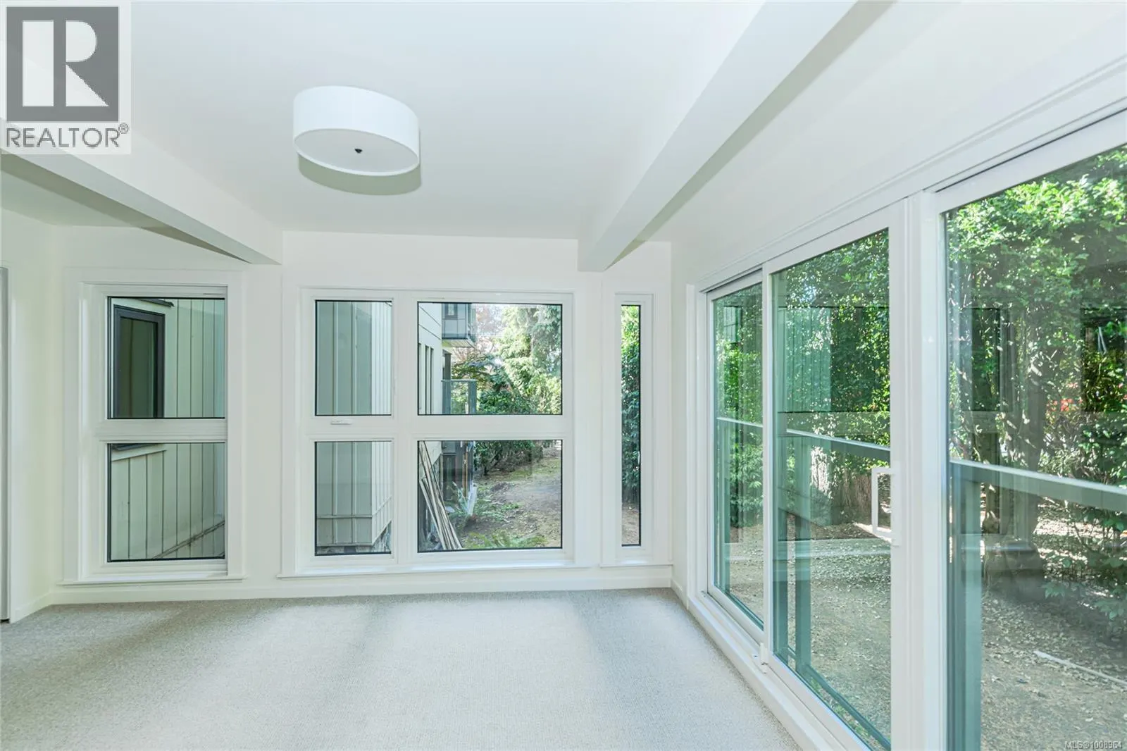 201 1875 Lansdowne Rd