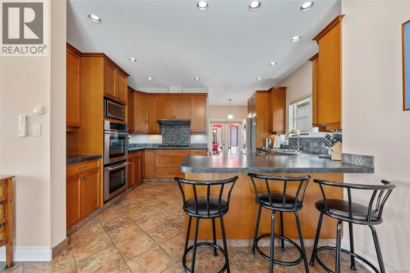1286 Ocean View Dr