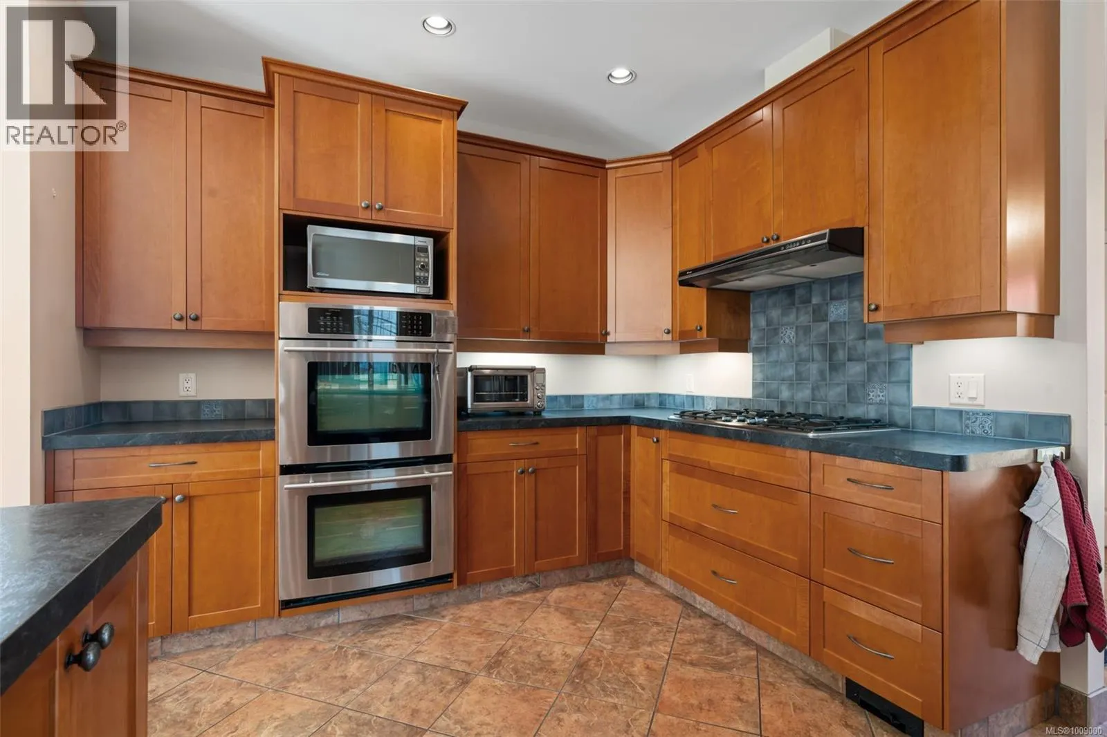 1286 Ocean View Dr