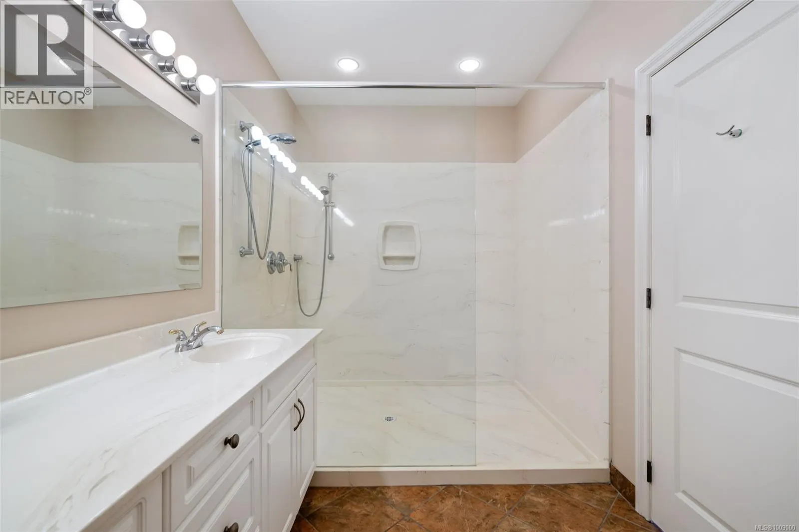 1286 Ocean View Dr