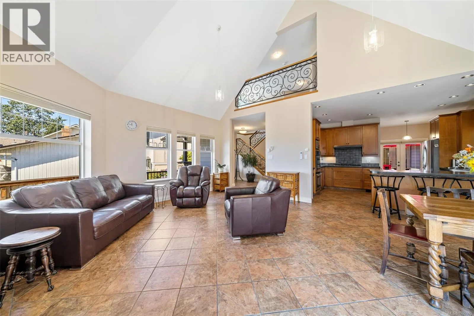 1286 Ocean View Dr
