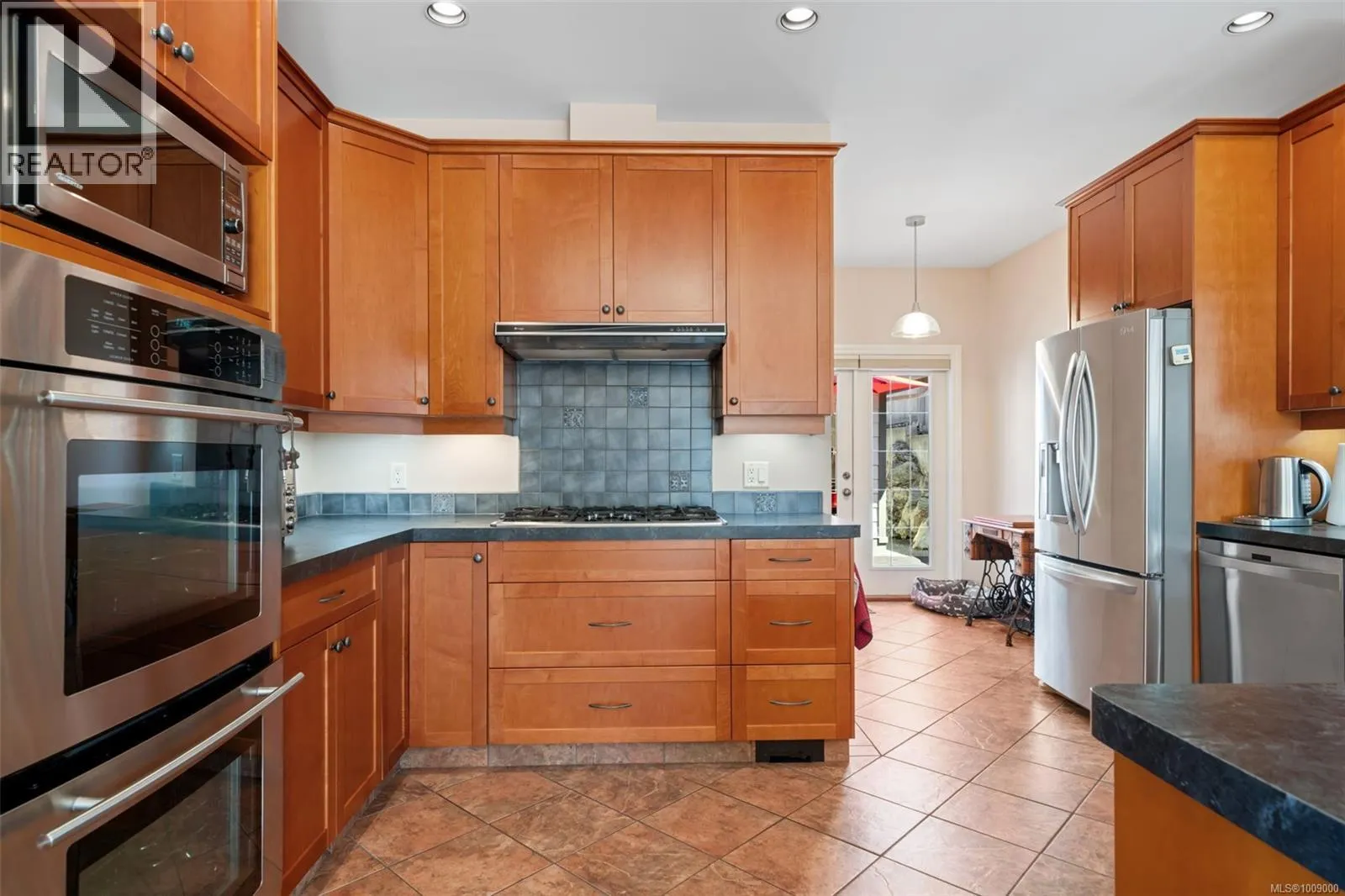 1286 Ocean View Dr