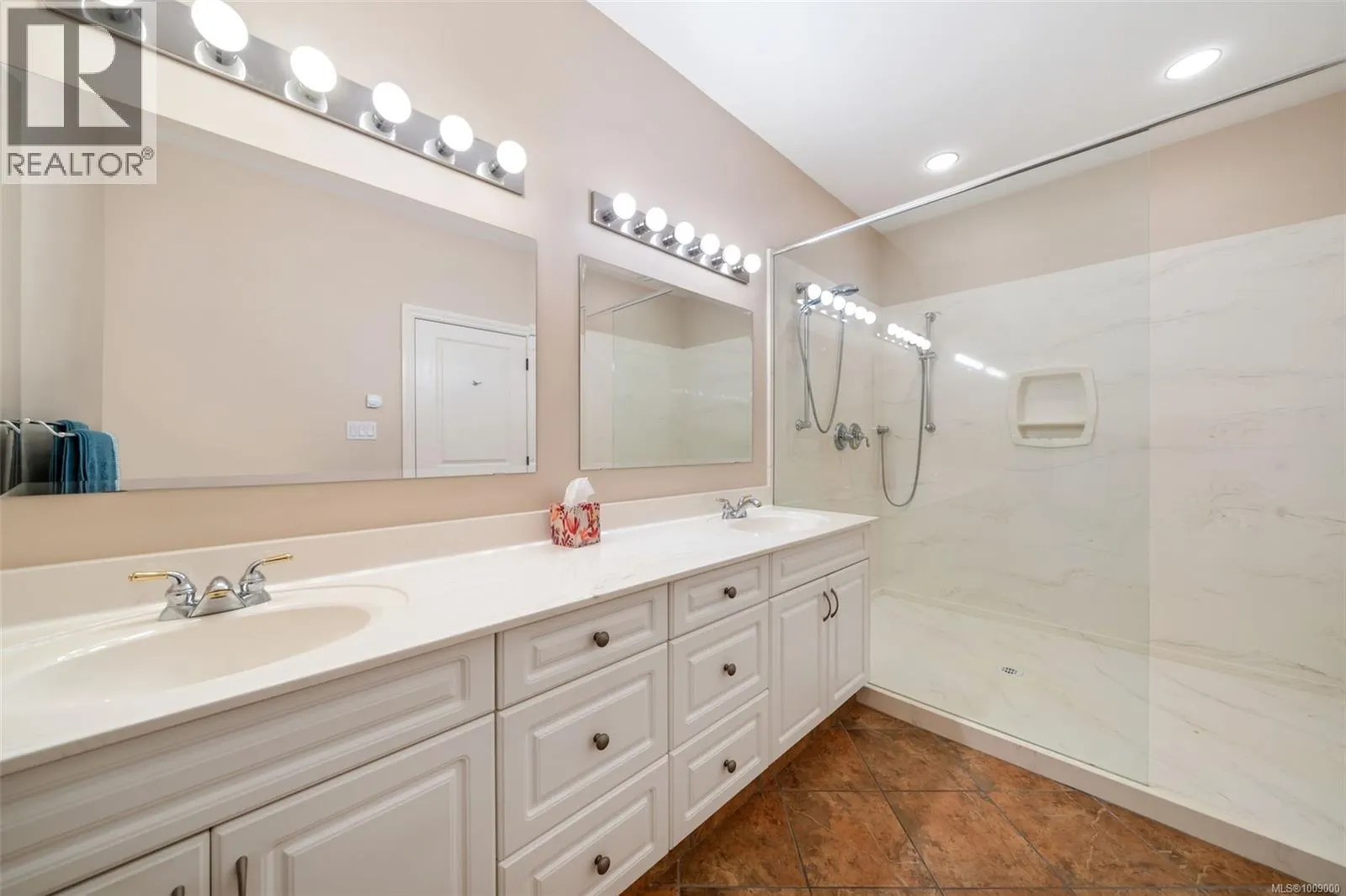 1286 Ocean View Dr
