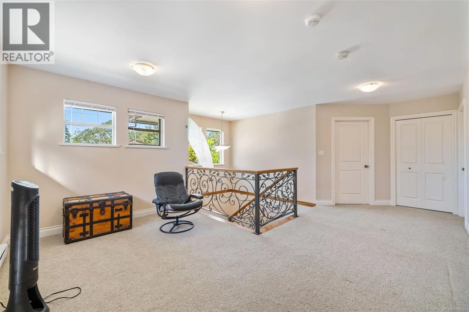 1286 Ocean View Dr