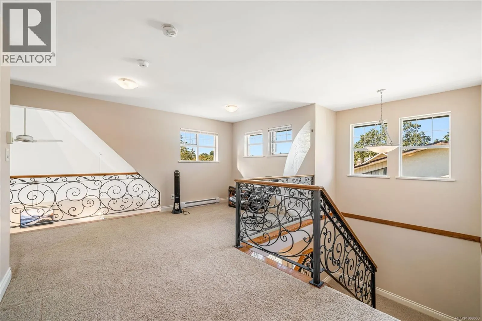1286 Ocean View Dr